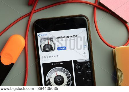 New York, United States - 7 November 2020: Decibel Meter Pro App Store Logo On Phone Screen, Illustr