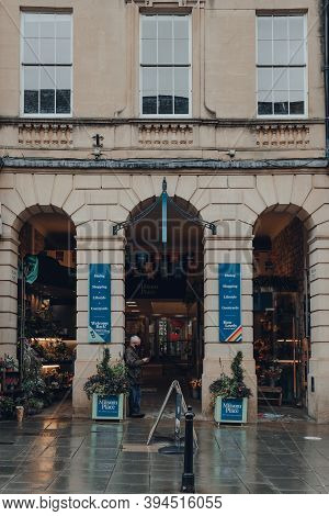 Bath, Uk - October 04, 2020: View Of Arched Entrance To Milsom Place, A Smart Retail Area In Bath Wi