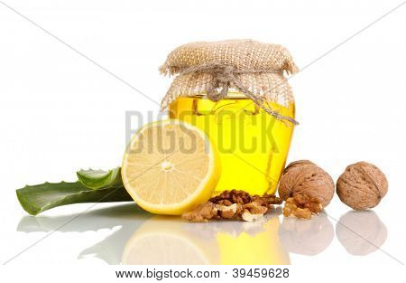 Gesunde Zutaten für die Stärkung der Immunität, isolated on white