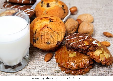 Savoureuses biscuits au lait et noix