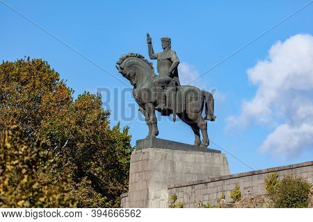 Tbilisi, Georgia -7 November, 2020: Statue Of King Vakhtang Gorgasali In Tbilisi