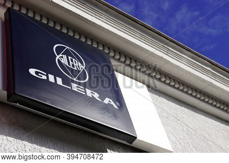 Bordeaux , Aquitaine / France - 11 11 2020 : Gilera Logo And Text Sign Of Bike Dealership Shop Itali