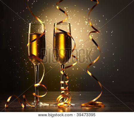 Bicchieri di champagne al party di Capodanno