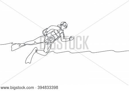 One Single Line Drawing Of Young Energetic Man Swimming On Sea Ocean To See Fish, Coral Reef And Und