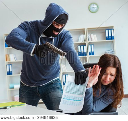 Criminal taking businesswoman as hostage in office
