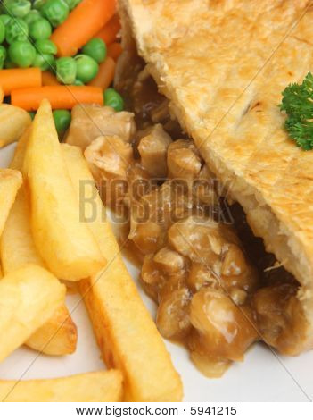 Tavuk pasta ve cips