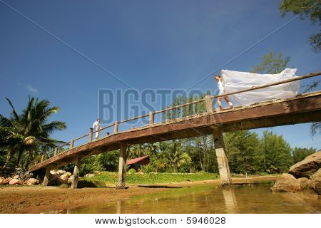 Noivos sobre o Brige