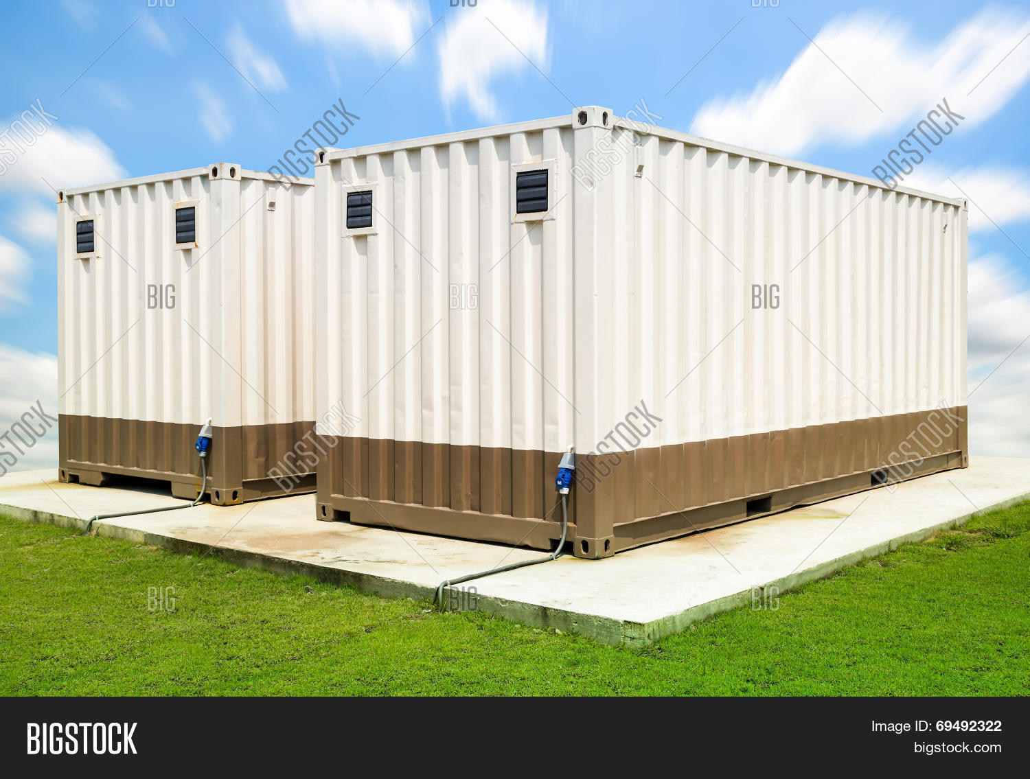 Видео про контейнер. Контейнер грузовой 20 футов. 20 футовый морской контейнер. Видео про контейнер. Синий контейнер.