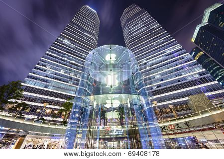 SHANGHAI, CHINA - JUNE 19, 2014: The Apple store at the IFC Mall in Lujiazui Financial District.