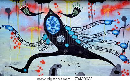Street art Montreal alien