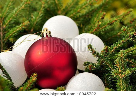Palle di Natale bianco e rosso