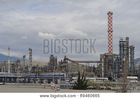 Oil refinery