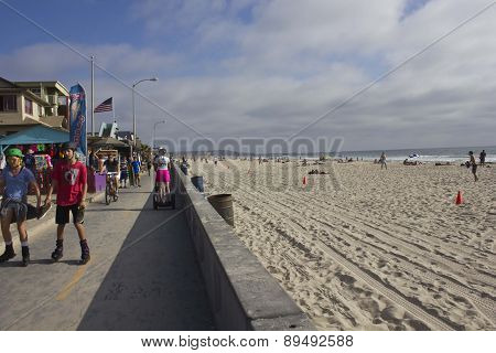 Mission Bay Beach promenade In San Diego