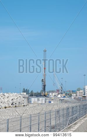 Mobile harbor crane Liebherr LHM 180