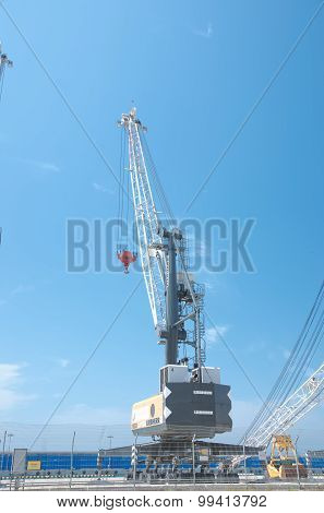 Mobile harbor crane Liebherr LHM 180