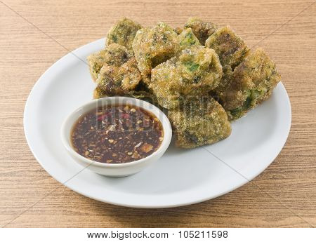 Fried Steamed Garlic Chives Dumpling Served With Soy Sauce