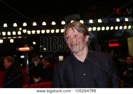 BERLIN, GERMANY - FEBRUARY 16: Mads Mikkelsen attends the 'En Kongelig Affaere' Premiere during of the 62nd Berlin  Film Festival at the Berlinale Palast on February 16, 2012 in Berlin, Germany