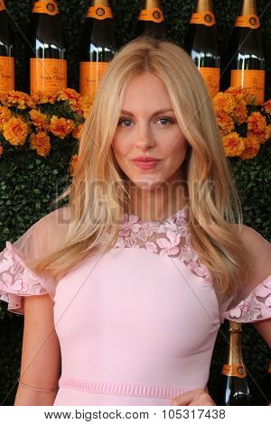LOS ANGELES - OCT 17:  Shea Marie at the Sixth-Annual Veuve Clicquot Polo Classic at the Will Rogers State Historic Park on October 17, 2015 in acific Palisades, CA