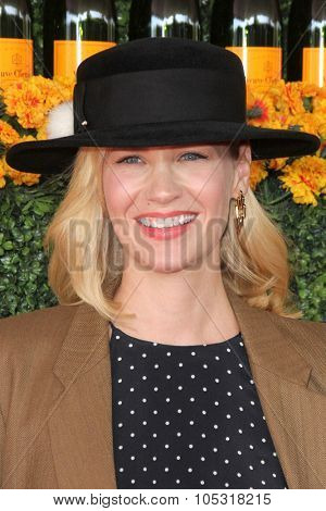 LOS ANGELES - OCT 17:  January Jones at the Sixth-Annual Veuve Clicquot Polo Classic at the Will Rogers State Historic Park on October 17, 2015 in acific Palisades, CA
