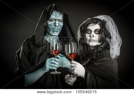 alternative wedding zombie and dead bridge,Halloween masquerade 
