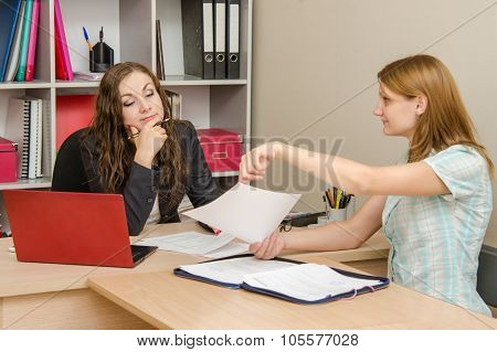 Client Shows An Error In Employee Office Paper