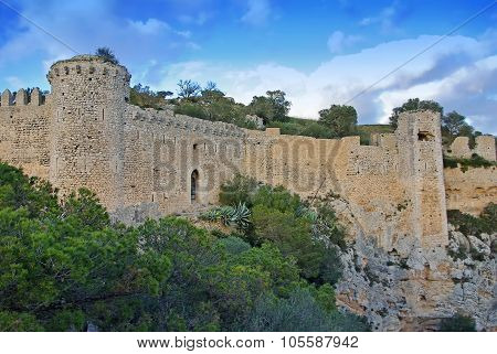Santueri Castle