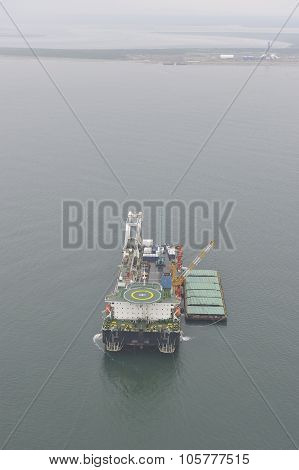 The pipelaying barge