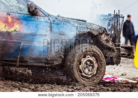 Wreck Car Dirt Race