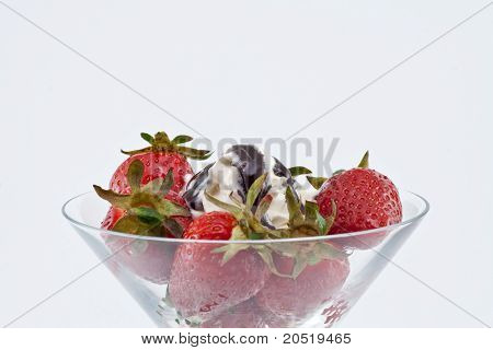 Fragole con crema e cioccolato