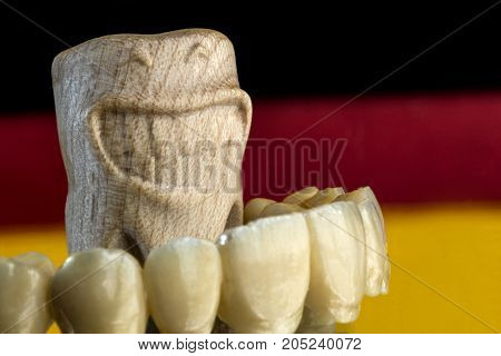 Made in Germany. Limited Edition. Ceramic zirconium in final version. Staining and glazing. Precision design and high quality materials.