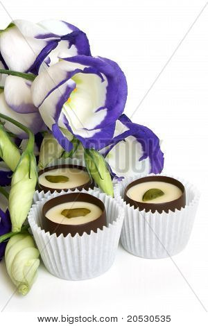 Čokoládové bonbóny s květinami (lisianthus)