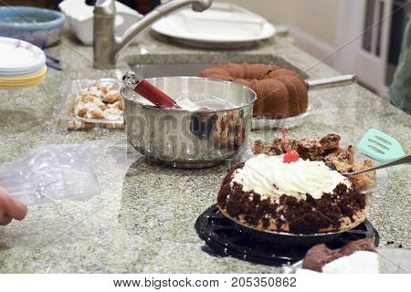 Thanksgiving Potluck Pies And Desserts