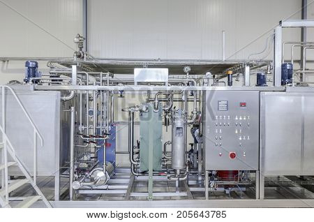Factory For Bottling Beverages In Cans