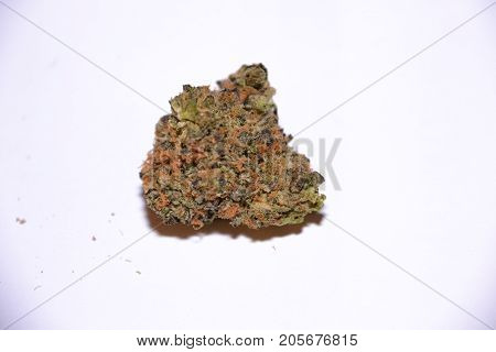 dosido is a hybrid medical cannabis strain