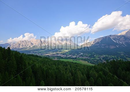 Cortina d'Ampezzo og Cristallo - Dolomitterne, Italien