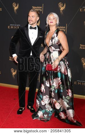 LOS ANGELES - SEP 9:  Derek Hough, Kelsey McCowan at the 2017 Creative Emmy Awards at the Microsoft Theater on September 9, 2017 in Los Angeles, CA