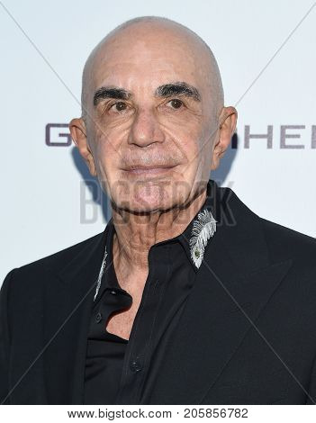 LOS ANGELES - SEP 09:  Robert Shapiro arrives for the 2017 Brent Shapiro Foundation Summer Spectacular on September 9, 2017 in Beverly Hills, CA                