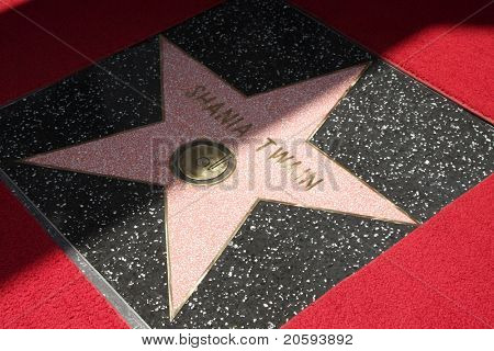 LOS ANGELES - 2 Haziran: Shania Twain WOF Star Shania Twain Hollywood Şöhret Star töreni yürümek
