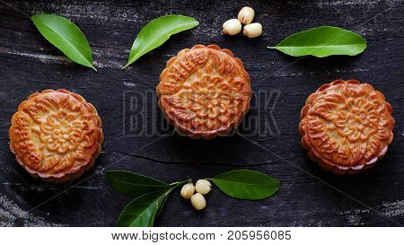 Vietnamese Sweet Food, Moon Cake