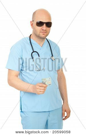 Corruttore medico con occhiali da sole