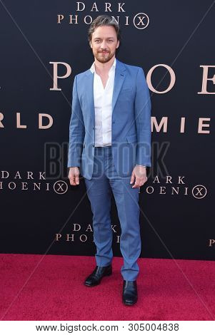 LOS ANGELES - JUN 04:  James McAvoy arrives for the 'Dark Phoenix' Global Premiere on June 04, 2019 in Hollywood, CA                