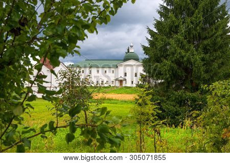 The Church Of The Holy Righteous James Borovichskye And Hospital Kelijami And Refectory, 1702. Valda