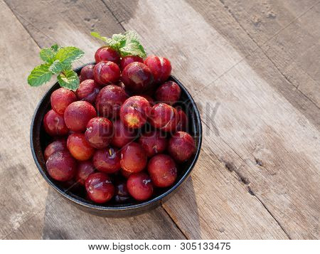 Plum Ju-li