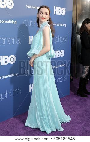 LOS ANGELES - JUN 4:  Maude Apatow at the LA Premiere Of HBO's 