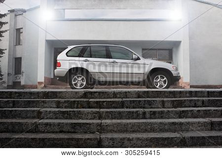 Chernigov, Ukraine - November 16, 2017: Bmw X5 (e53) In The Center Of The City