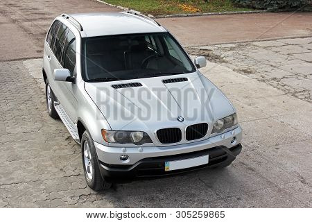 Chernigov, Ukraine - November 16, 2017: Bmw X5 (e53) In The Center Of The City