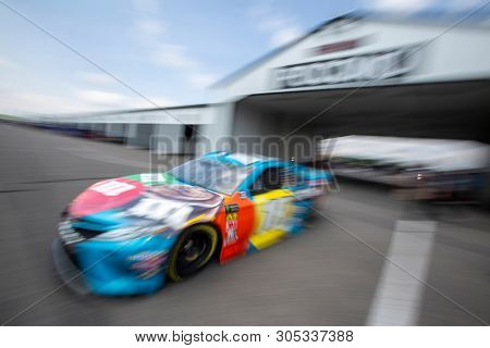 May 31, 2019 - Long Pond, Pennsylvania, USA: Kyle Busch (18) practices for the Pocono 400 at Pocono Raceway in Long Pond, Pennsylvania.