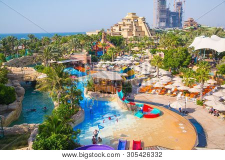 Dubai, Uae, United Arab Emirates - 29 May, 2019:  View Of Aquaventure Water Park, Neptune Tower And 