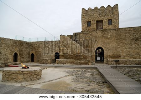 Ateshgah The Antique Buildings And Temple