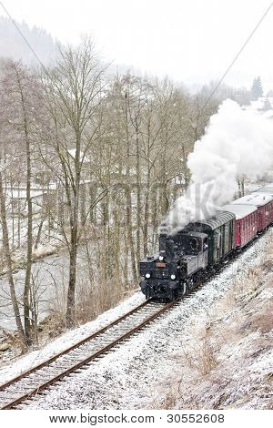 รถไฟไอน้ำใกล้ Hradsko สาธารณรัฐเช็ก